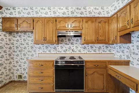 Kitchen - 2007 S Lancaster Ave, Springfield, MO 65807 photo 2 of 4