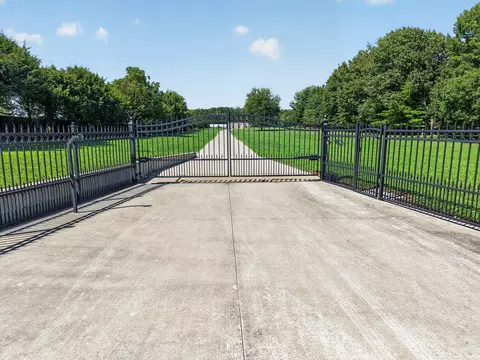 Exterior - 4733 E Farm Road 66, Springfield, MO 65803 photo 12 of 12