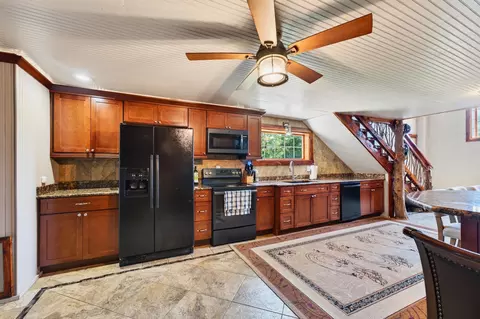 Kitchen - 4733 E Farm Road 66, Springfield, MO 65803 photo 2 of 2