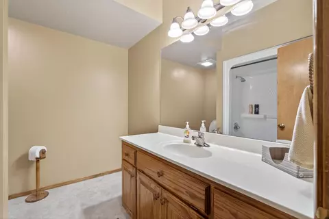 Bath - 1424 Chadwick Rd, Chadwick, MO 65629 photo 2 of 3