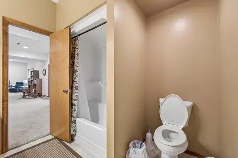Bath - 1424 Chadwick Rd, Chadwick, MO 65629 photo 3 of 3