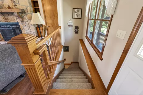 Entry Way - 1424 Chadwick Rd, Chadwick, MO 65629 photo 2 of 5