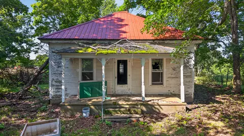 Exterior - 1424 Chadwick Rd, Chadwick, MO 65629 photo 10 of 13