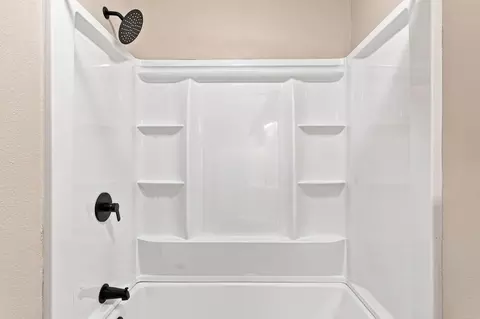 Bath - 516 E Springfield St, Aurora, MO 65605 photo 2 of 5