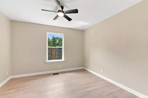 Bedroom - 516 E Springfield St, Aurora, MO 65605 photo 6 of 8