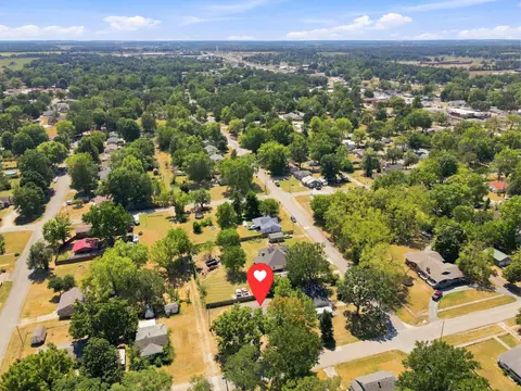 View/Area - 516 E Springfield St, Aurora, MO 65605 photo 3 of 3
