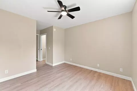Bedroom - 516 E Springfield St, Aurora, MO 65605 photo 8 of 8