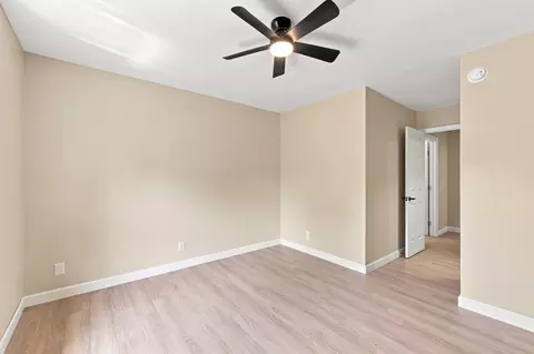Bedroom - 516 E Springfield St, Aurora, MO 65605 photo 7 of 8