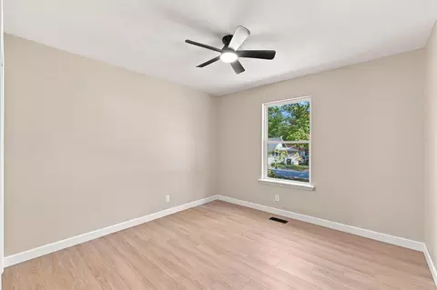 Bedroom - 516 E Springfield St, Aurora, MO 65605 photo 3 of 8