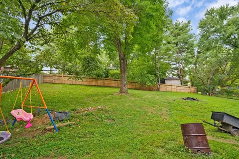 Exterior - 1200 E Summerhill St, Ozark, MO 65721 photo 5 of 10