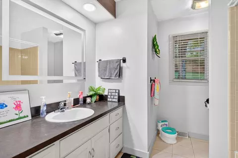 Bath - 1200 E Summerhill St, Ozark, MO 65721 photo 3 of 3