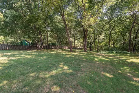 Exterior - 4900 S Bellhurst Ave, Springfield, MO 65804 photo 10 of 12