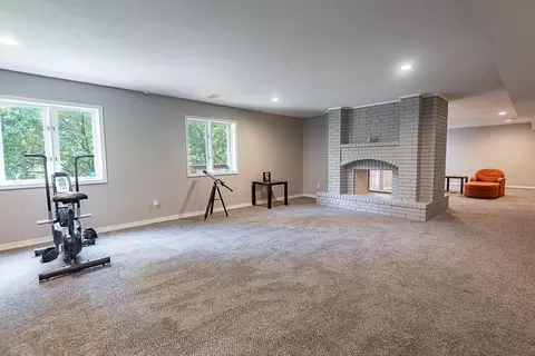 Living - 4900 S Bellhurst Ave, Springfield, MO 65804 photo 9 of 9