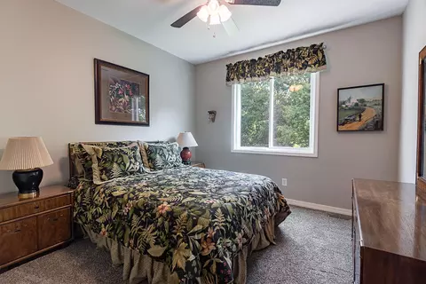 Bedroom - 4900 S Bellhurst Ave, Springfield, MO 65804 photo 6 of 9