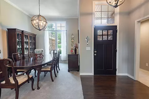 Entry Way - 4900 S Bellhurst Ave, Springfield, MO 65804 photo 1 of 9