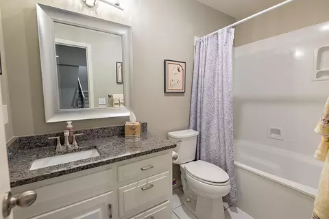 Bath - 4900 S Bellhurst Ave, Springfield, MO 65804 photo 14 of 14