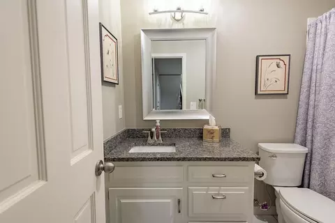 Bath - 4900 S Bellhurst Ave, Springfield, MO 65804 photo 13 of 14