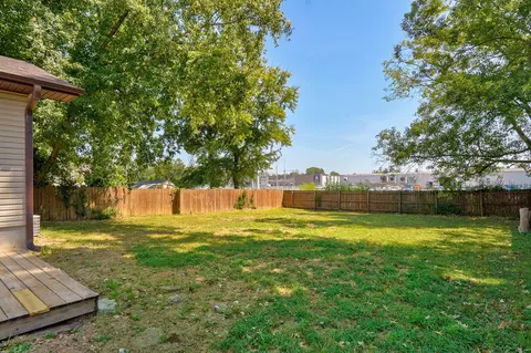 Exterior - 104 S Delaware St, Nixa, MO 65714 photo 7 of 10