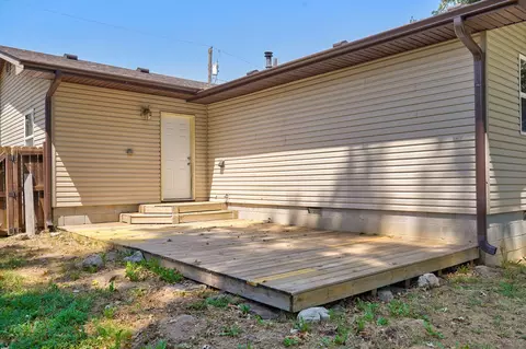 Exterior - 104 S Delaware St, Nixa, MO 65714 photo 9 of 10