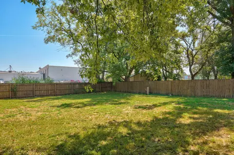 Exterior - 104 S Delaware St, Nixa, MO 65714 photo 5 of 10
