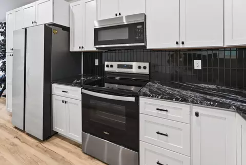 Kitchen - 3246 W State St, Springfield, MO 65802 photo 4 of 5