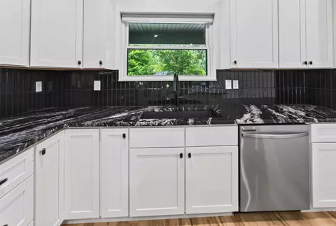 Kitchen - 3246 W State St, Springfield, MO 65802 photo 5 of 5