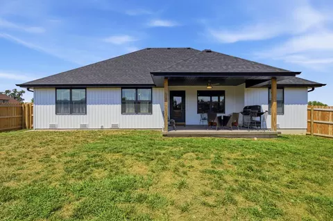 Exterior - 3014 E Heritage St, Republic, MO 65738 photo 4 of 5