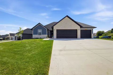 Exterior - 3014 E Heritage St, Republic, MO 65738 photo 3 of 5
