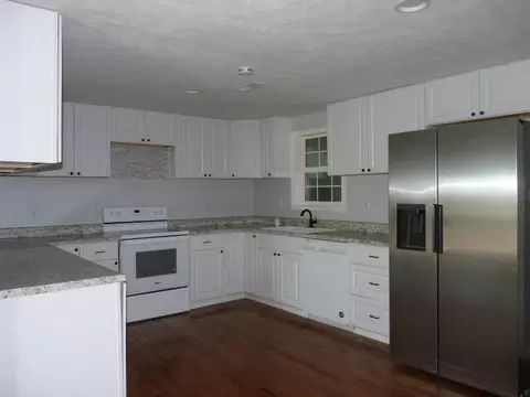 Kitchen - 418 County Road 521, Gainesville, MO 65655 photo 1 of 2