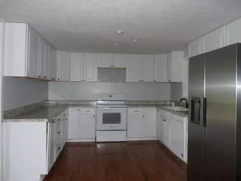 Kitchen - 418 County Road 521, Gainesville, MO 65655 photo 2 of 2