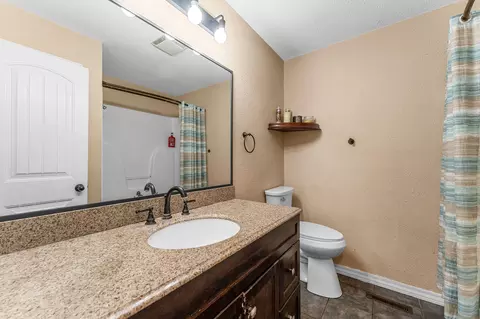 Bath - 139 Grape Ln, Branson, MO 65616 photo 1 of 3