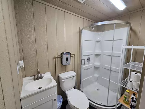 Bath - 3699 Highway M, Cabool, MO 65689 photo 1 of 1