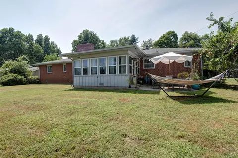Exterior - 2116 S Linden Ave, Springfield, MO 65804 photo 6 of 7