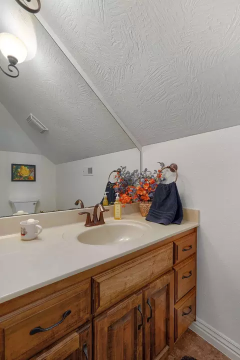 Bath - 1124 E Headley St, Springfield, MO 65803 photo 3 of 3