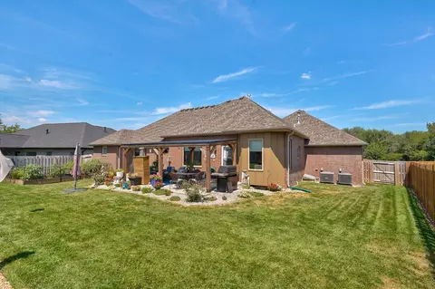 Exterior - 1124 E Headley St, Springfield, MO 65803 photo 6 of 7