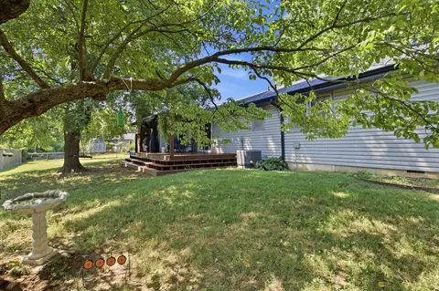 Exterior - 835 E Jewett St, Springfield, MO 65807 photo 9 of 11