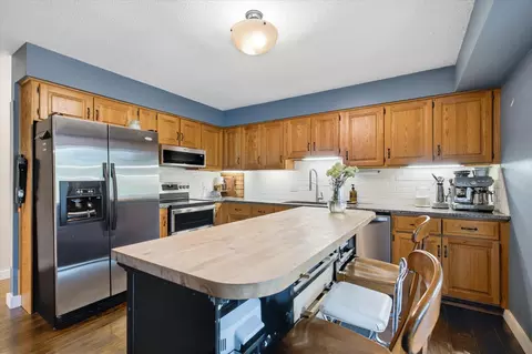 Kitchen - 835 E Jewett St, Springfield, MO 65807 photo 3 of 4