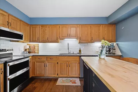 Kitchen - 835 E Jewett St, Springfield, MO 65807 photo 1 of 4
