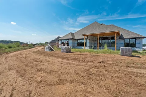 Exterior - 5282 E Golden Bell Ln, Springfield, MO 65809 photo 5 of 5