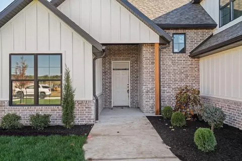 Exterior - 5282 E Golden Bell Ln, Springfield, MO 65809 photo 4 of 11