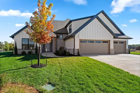 Exterior - 5282 E Golden Bell Ln, Springfield, MO 65809 photo 3 of 11