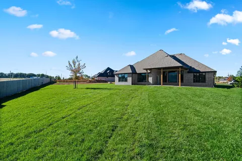 Exterior - 5282 E Golden Bell Ln, Springfield, MO 65809 photo 9 of 11