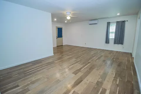 Living - 2541 Bunker Rd, Harrison, AR 72601 photo 4 of 6
