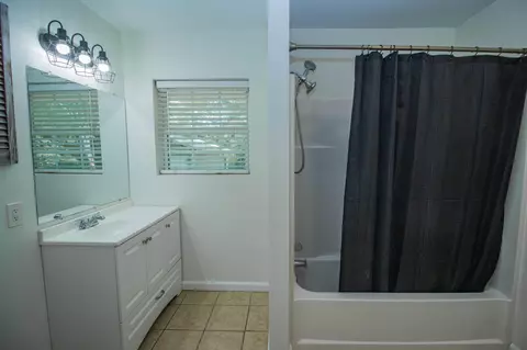 Bath - 2541 Bunker Rd, Harrison, AR 72601 photo 5 of 5