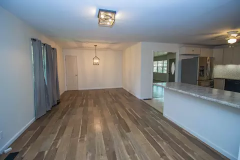 Living - 2541 Bunker Rd, Harrison, AR 72601 photo 2 of 6