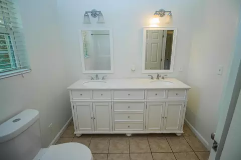 Bath - 2541 Bunker Rd, Harrison, AR 72601 photo 1 of 5
