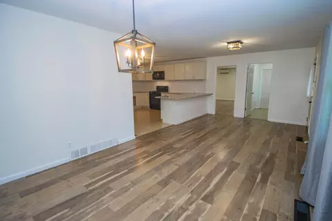 Living - 2541 Bunker Rd, Harrison, AR 72601 photo 3 of 6