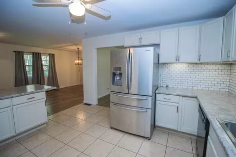 Kitchen - 2541 Bunker Rd, Harrison, AR 72601 photo 3 of 3