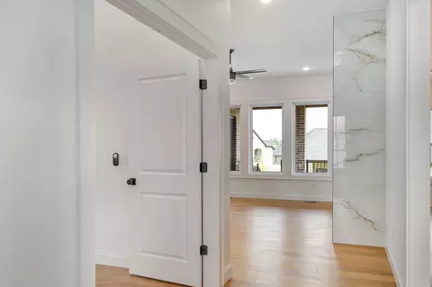 Entry Way - 2124 N Sun Valley Dr, Springfield, MO 65802 photo 1 of 4