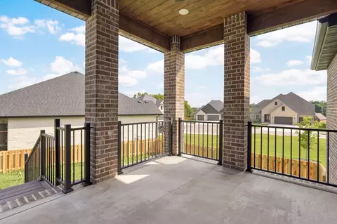 Exterior - 2124 N Sun Valley Dr, Springfield, MO 65802 photo 5 of 9